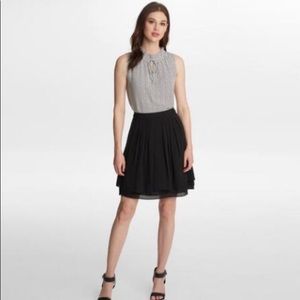 NWT KARL LAGERFELD SOLID FLARE SKIRT SZ 6